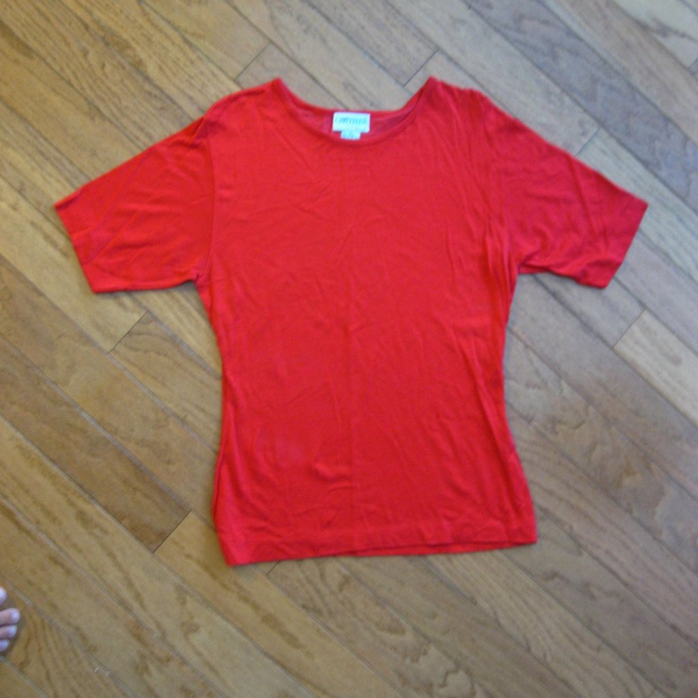 FREE if Bundled!!! 5/$25 Sale!!! Red Just Clothes knit top.